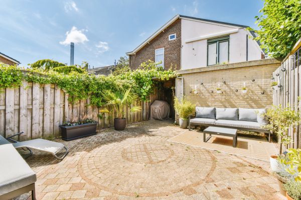 Cost of Courtyard Patio Service in Orange